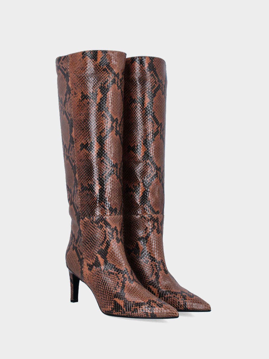Stivale in vitello pitonato con gambale a tubo e tacco stiletto