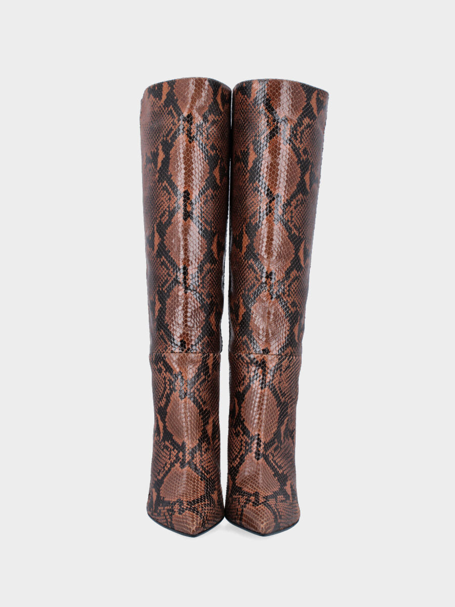 Stivale in vitello pitonato con gambale a tubo e tacco stiletto