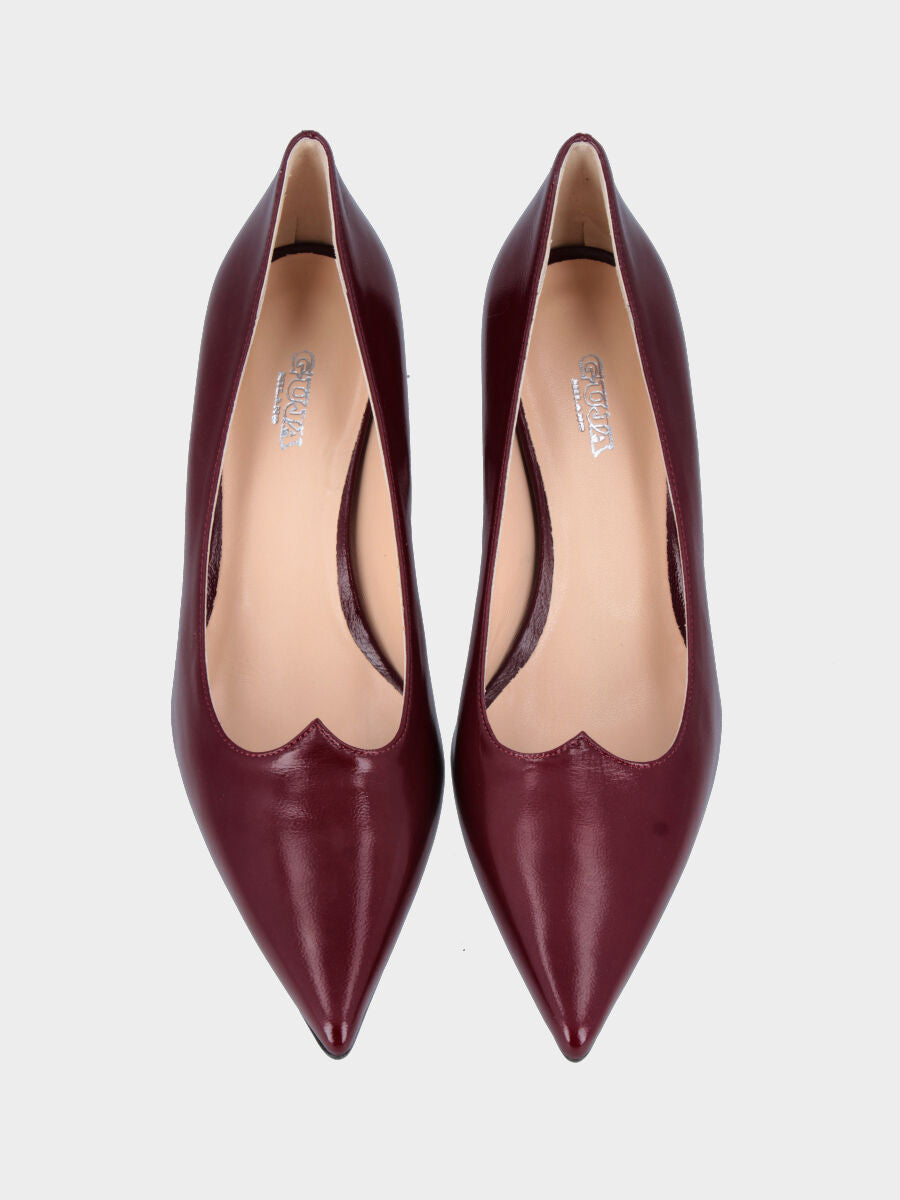 Décolleté in naplak bordeaux con scollo a cuore e tacco a calice