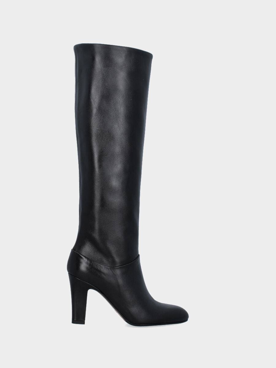Stivale a tubo in nappa nera con tacco largo e punta tonda