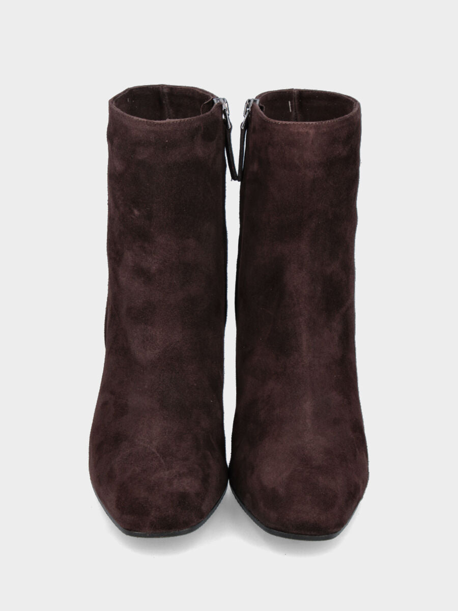 Stivaletto in camoscio testa di moro con tacco largo a coda e cerniera