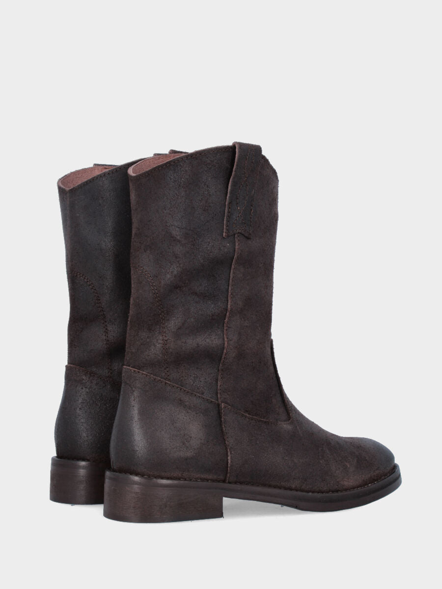 Stivaletto in crosta testa di moro a tubo con tiranti e gambale a tubo