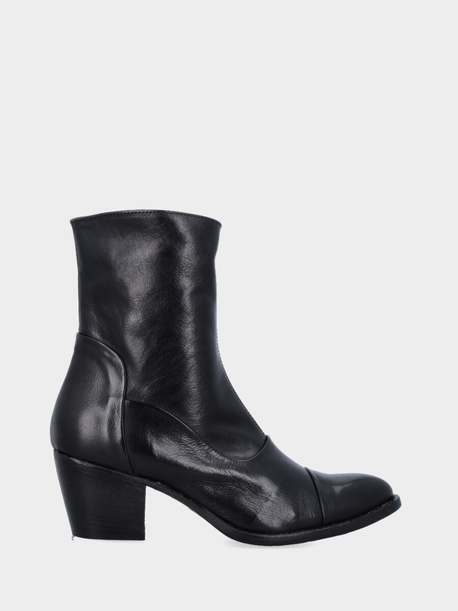 Stivaletto in vitello nero con cuciture rivoltate e tacco fasciato cuoio
