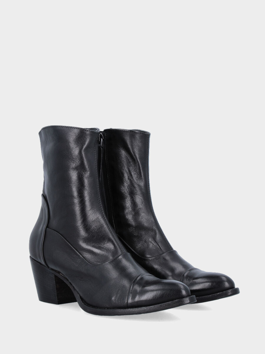 Stivaletto in vitello nero con cuciture rivoltate e tacco fasciato cuoio