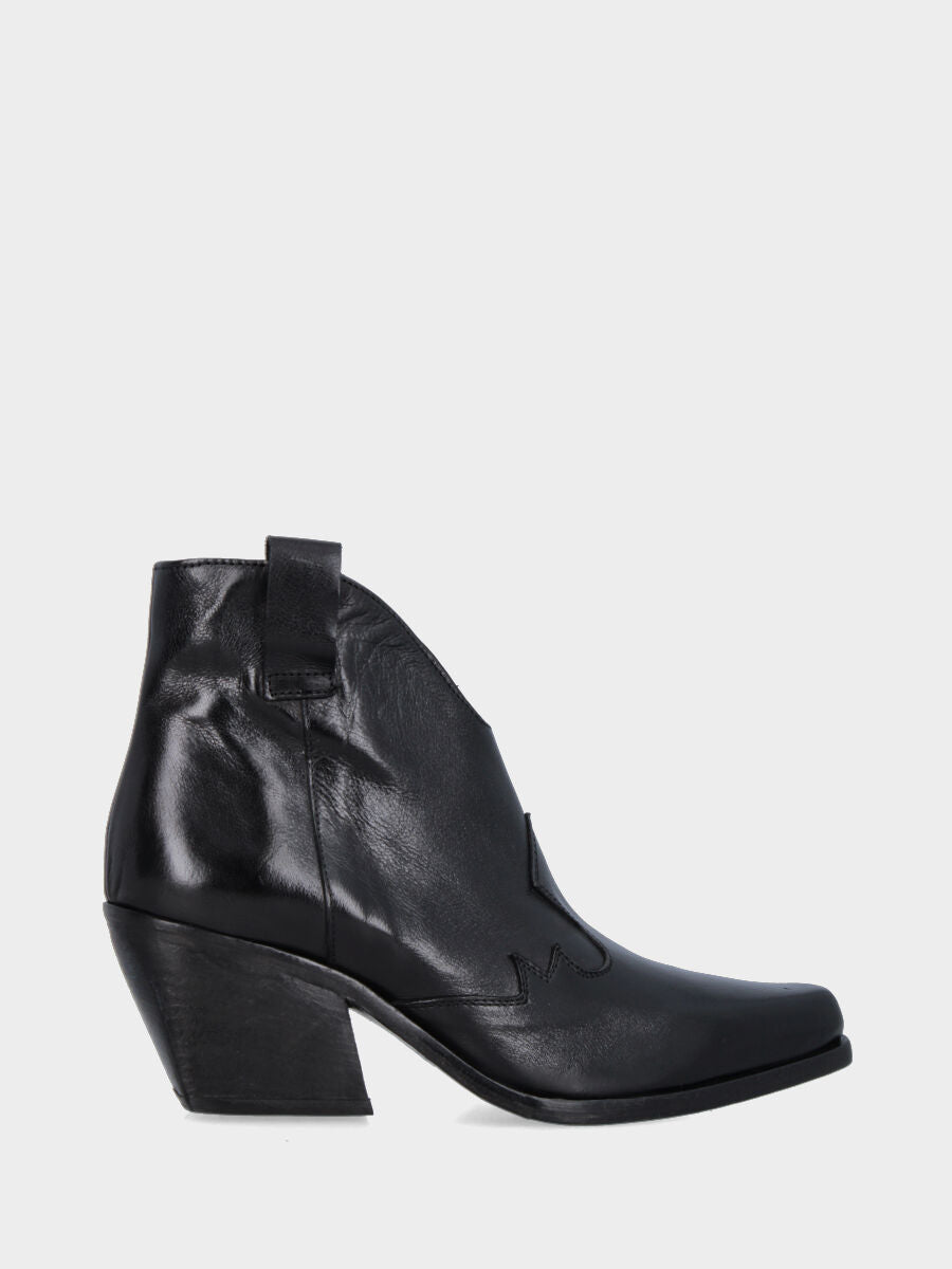 Camperos a stivaletto in vitello nero con puntale fiammato