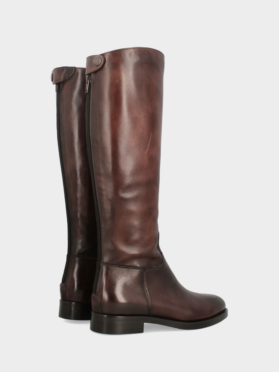 Stivale amazzone in vitello marrone con cinturino e zip posteriore