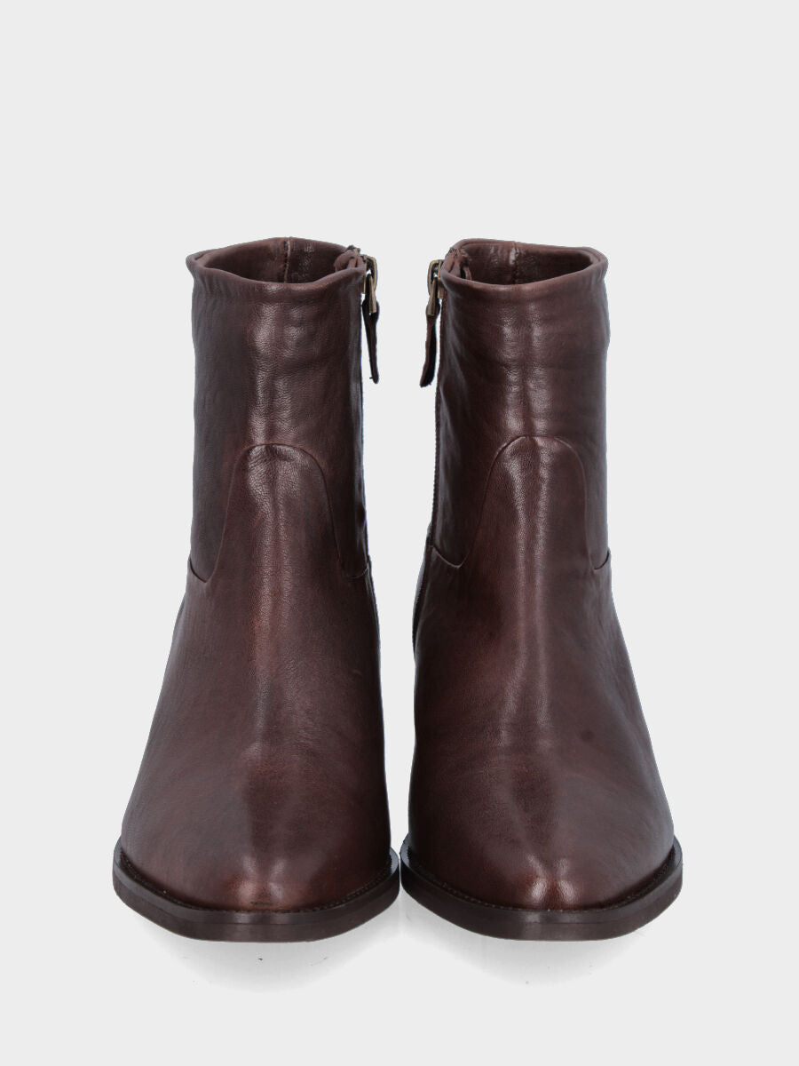 Camperos a stivaletto in vitello marrone con punta affusolata e tacco cubano