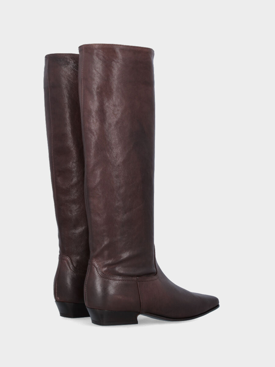 Camperos in vitello marrone con gambale a tubo e tacco a coda