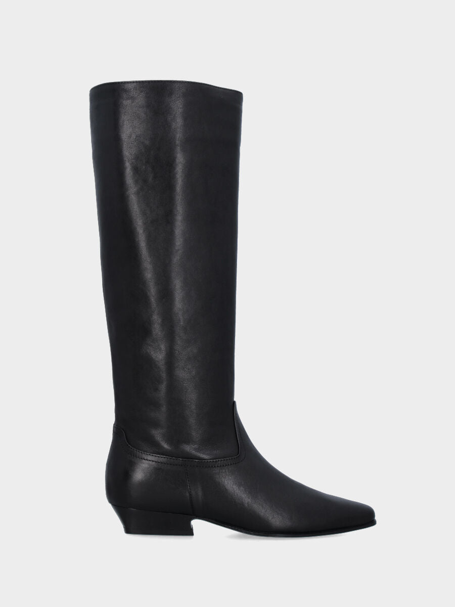 Camperos in vitello nero con gambale a tubo e tacco a coda