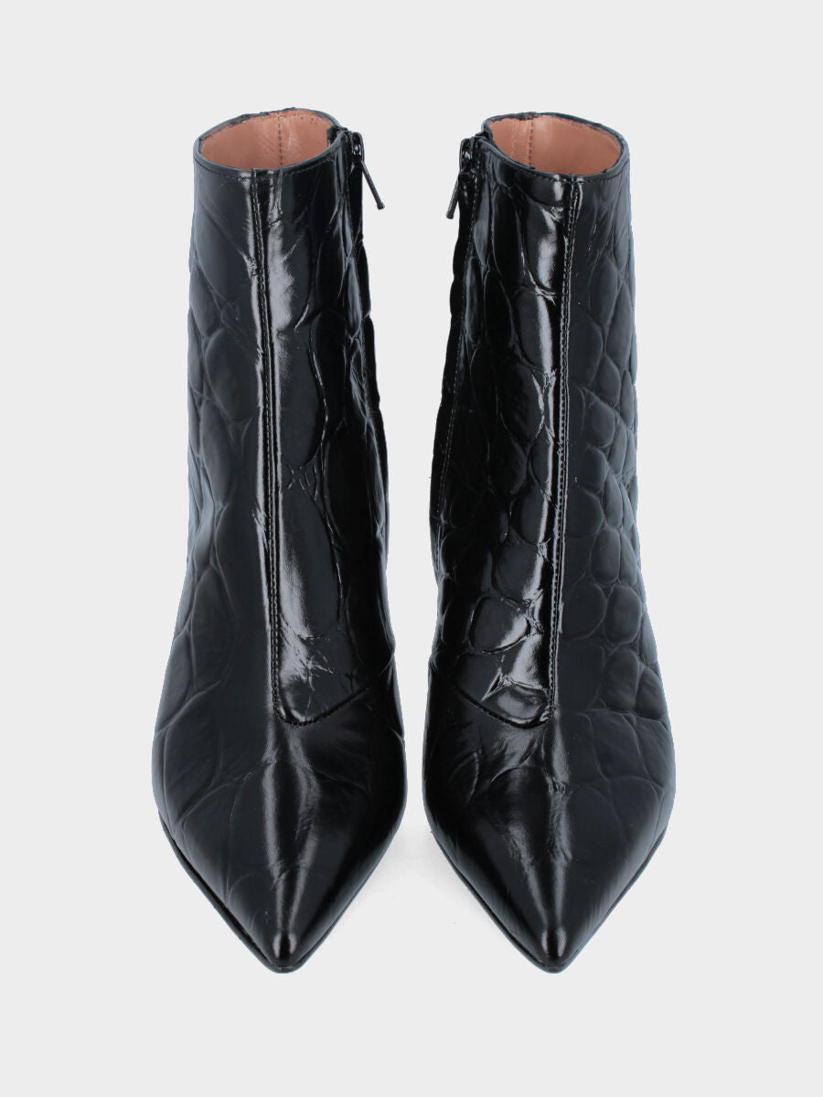 Stivaletti in vitello nero stampato coccodrillo con tacco incavato e punta sfilata