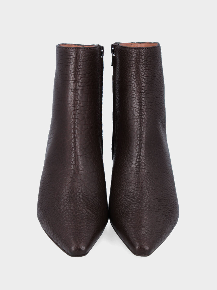 Stivaletto in vitello bottalato testa di moro con tacco banana