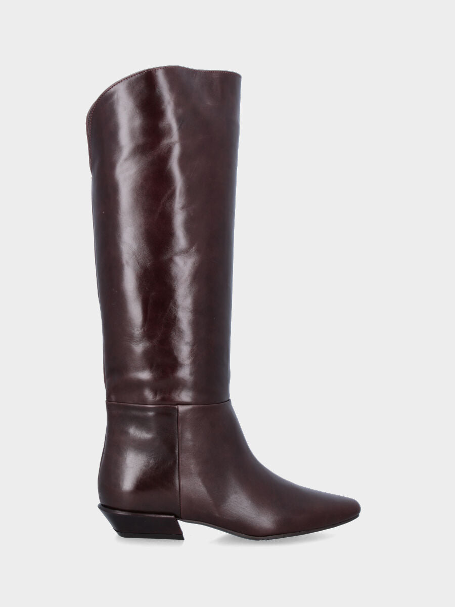 Camperos in vitello testa di moro con punta quadrata e tacco a blocco