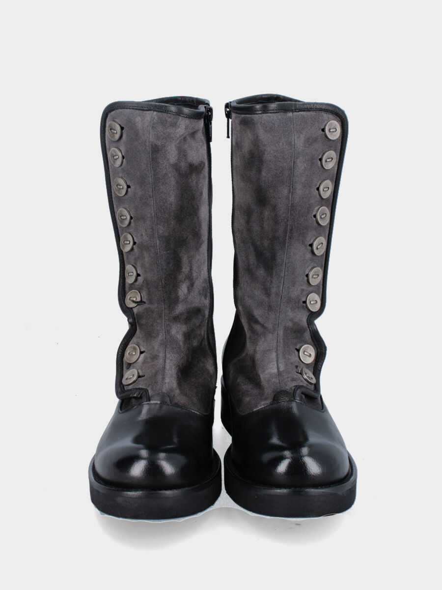 Stivale in vitello nero con bottoni metallici e tacco basso