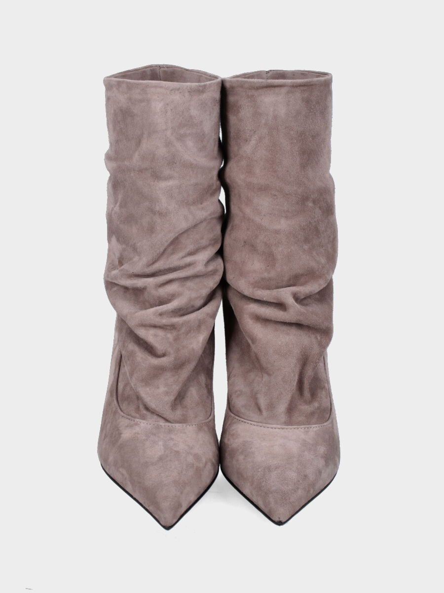 Stivaletto in camoscio grigio con gambale goffrato e tacco stiletto