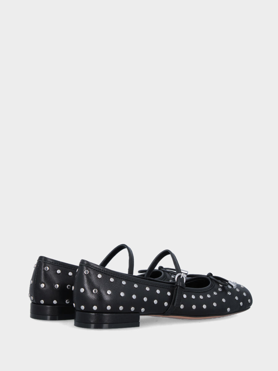 Ballerina in nappa nera con borchiette tonde e fiocchetto