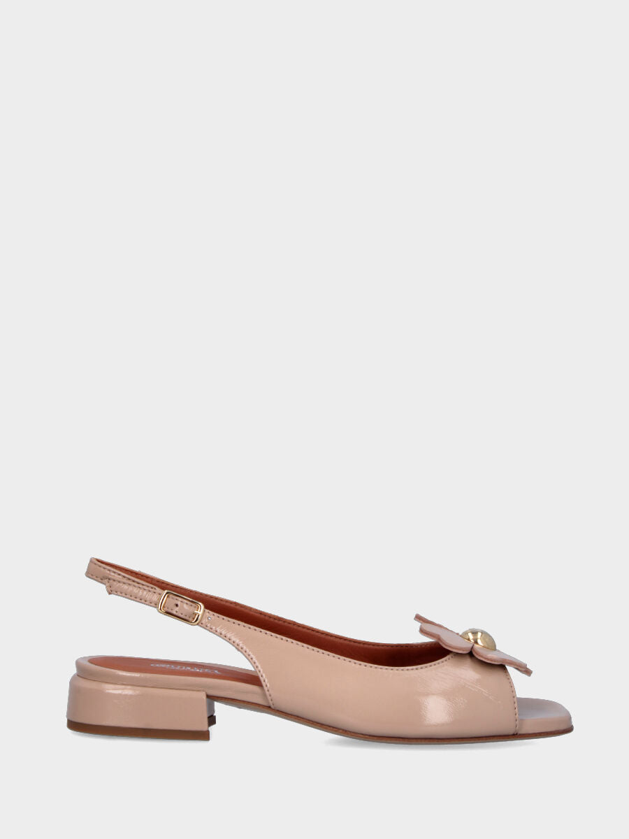 Sandalo slingback in verlux beige con fiore sullo scollo