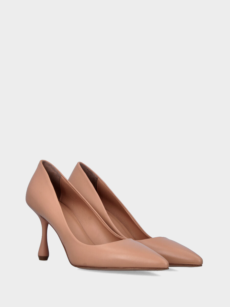 Décolleté in nappa nude con tacco a goccia e scollo tondo cucito