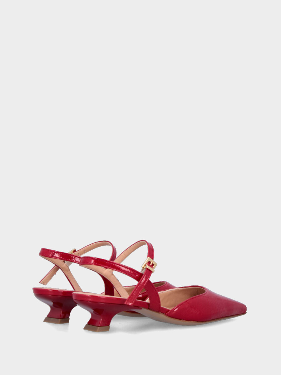 Slingback in naplak rosso con cinturino a pipetta e tacco a calice