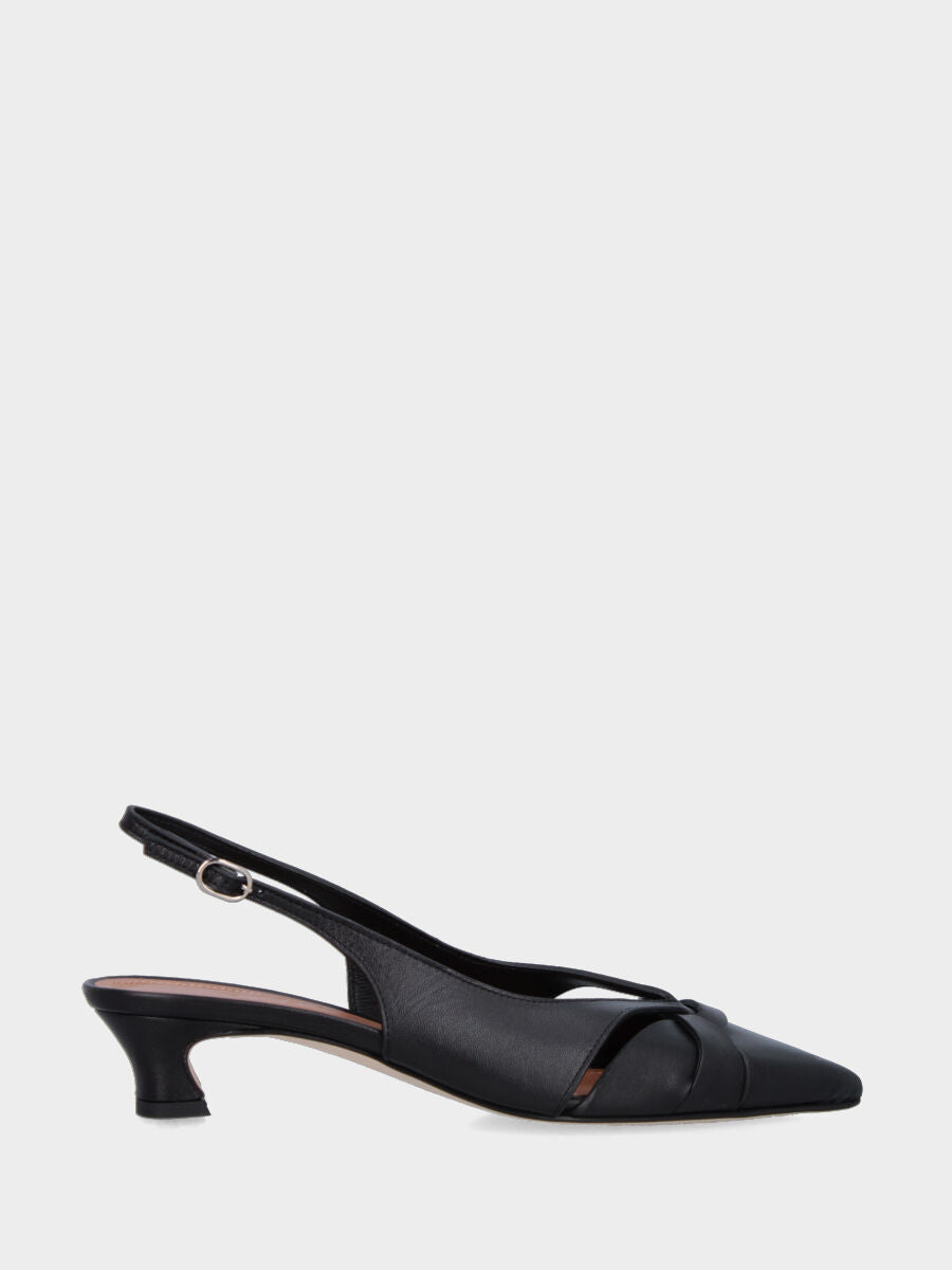 Slingback in nappa nera con fascette incrociate e tacco a coda