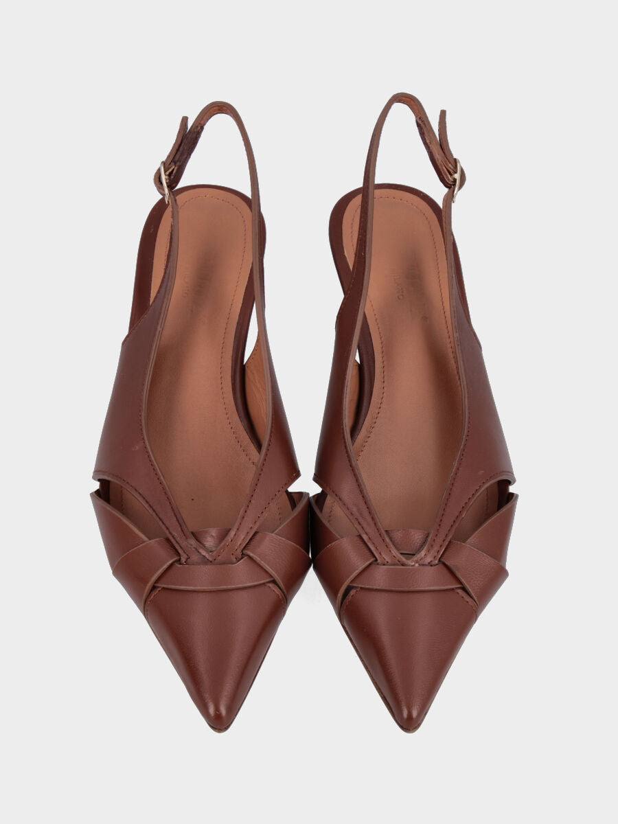 Slingback in nappa marrone con fascette incrociate e tacco a coda