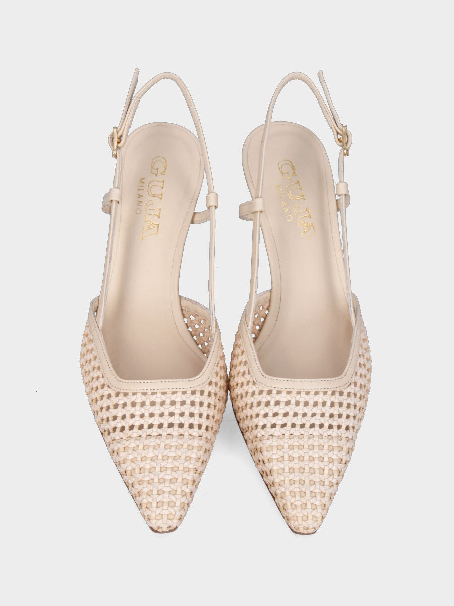 Slingback en nappa beige et raphia tressé avec talon calice
