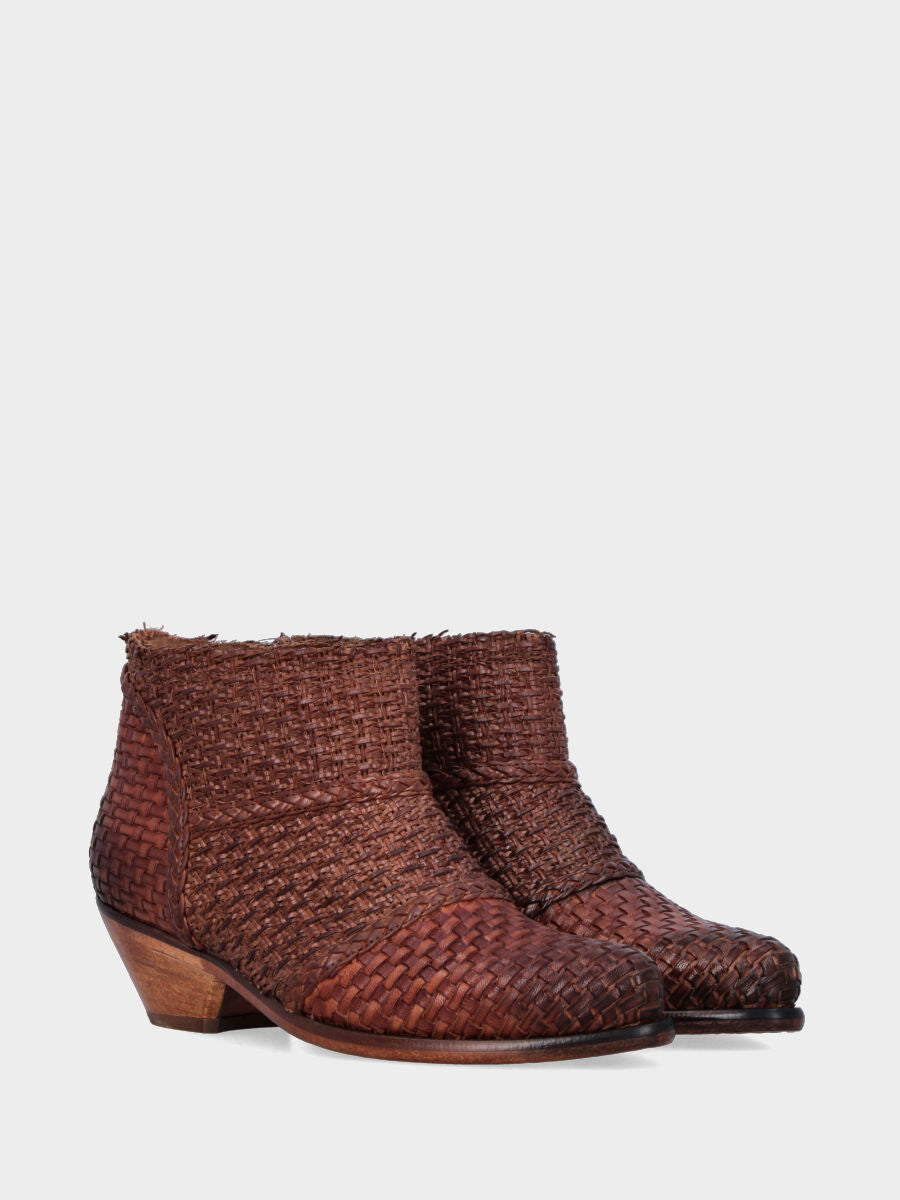 Camperos a stivaletto in vitello color cuoio con fasce intrecciate