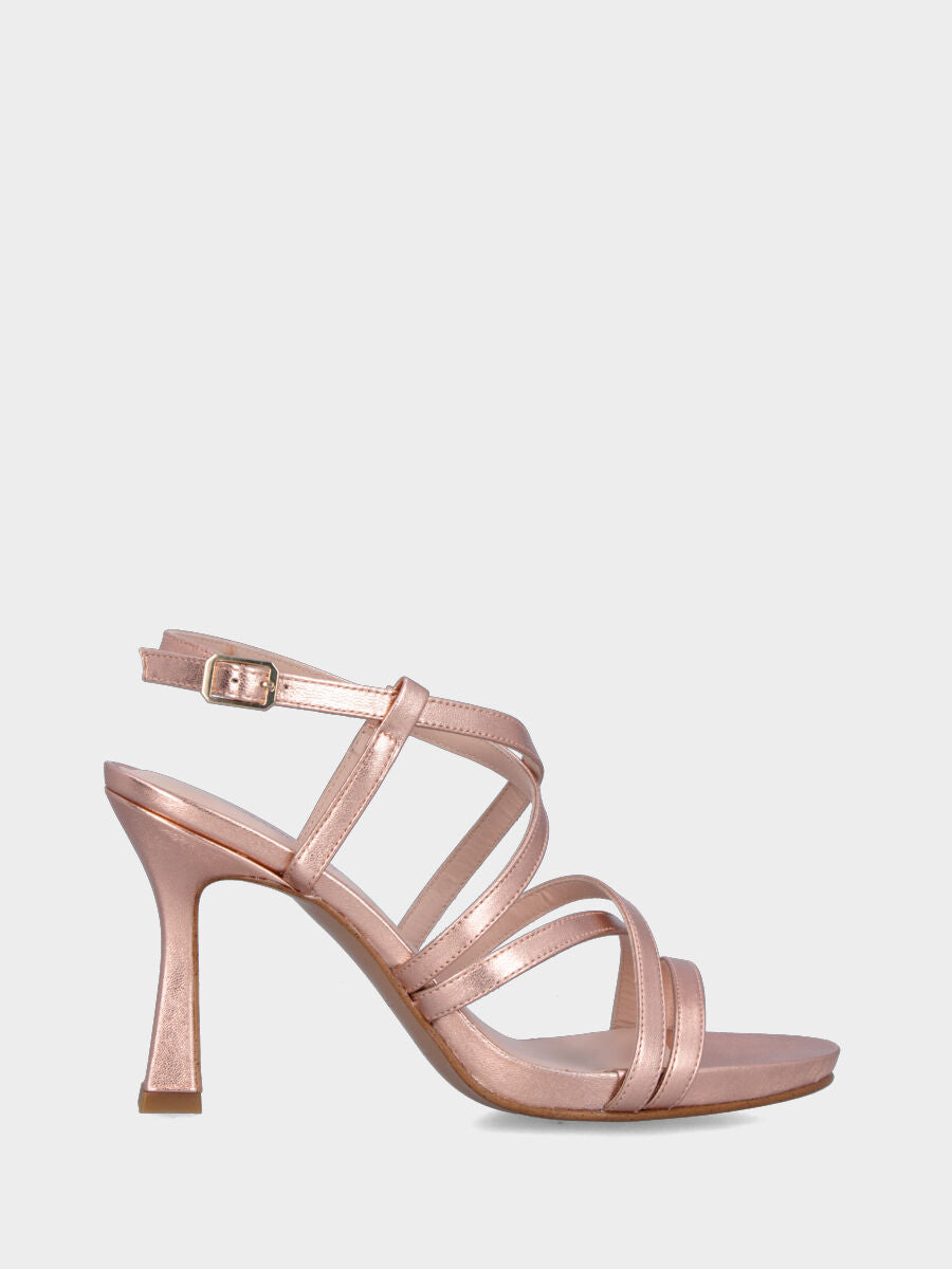 Sandalo in laminato rosa cipria con plateau, listini incrociati e tacco a calice
