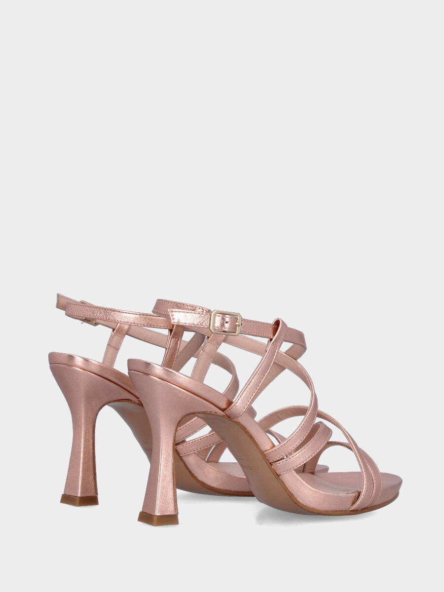 Sandalo in laminato rosa cipria con plateau, listini incrociati e tacco a calice