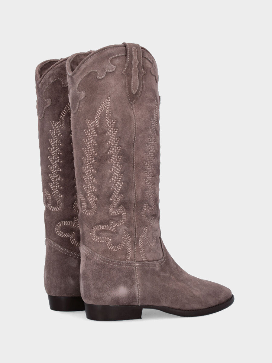 Camperos in velour taupe con ricami fiammati e gambale a tubo