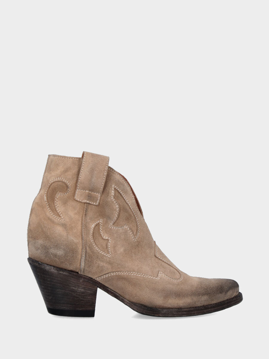 Camperos a tronchetto con cerniera, intagli e tacco 60 mm