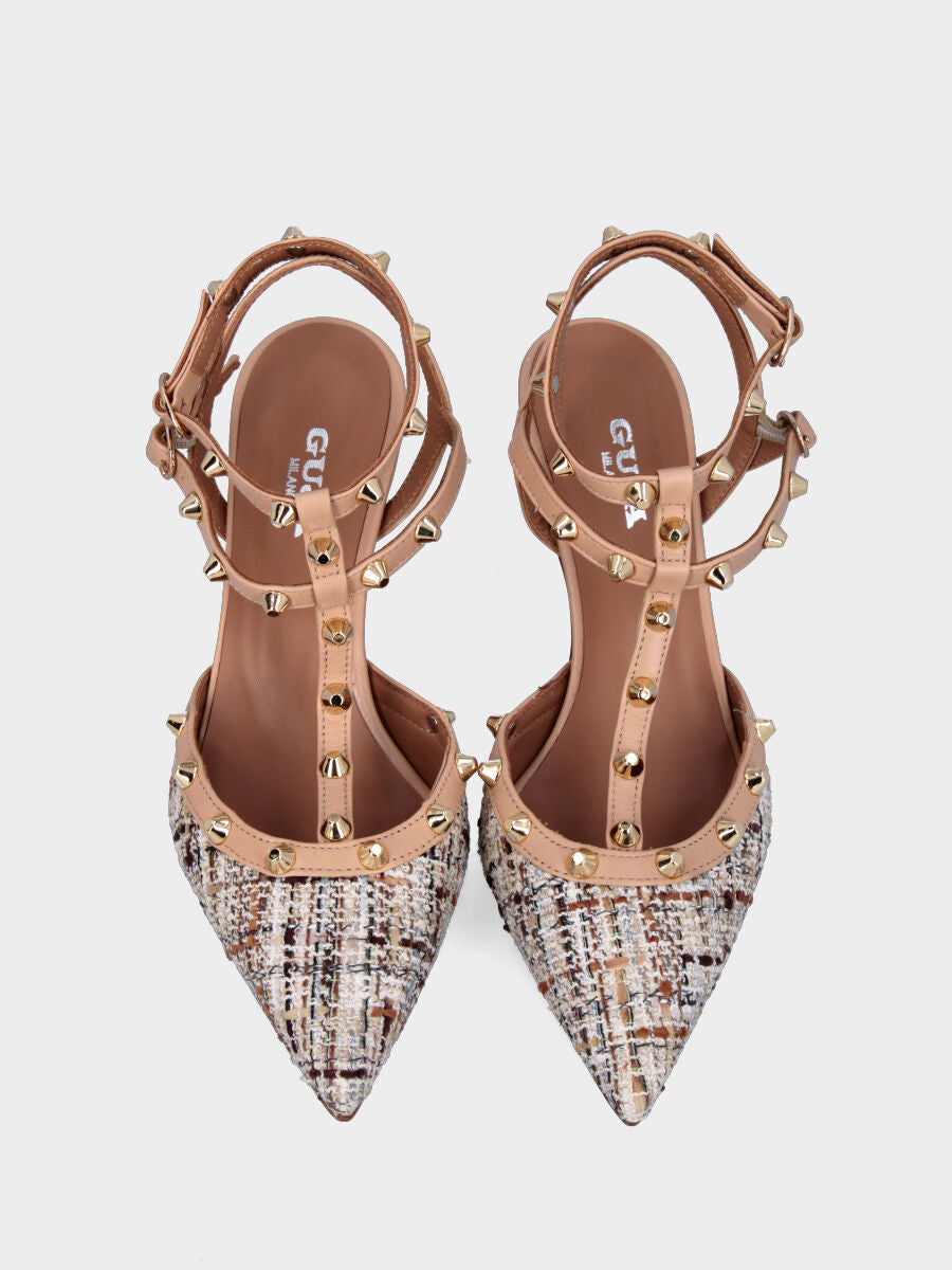 Slingback multicolor nei toni nude con borchie e tacco a calice