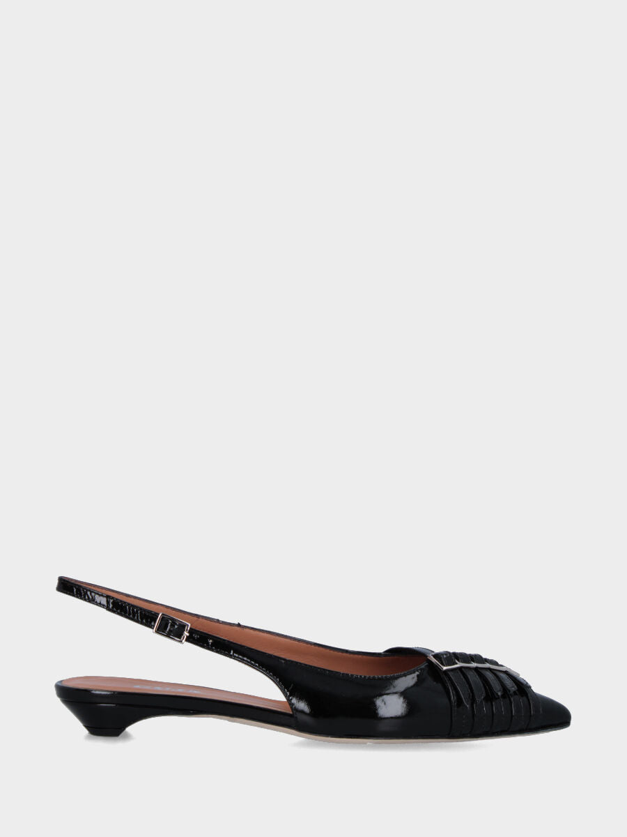 Slingback in verlux nero con cinturini in pianta e tacco semi zeppa