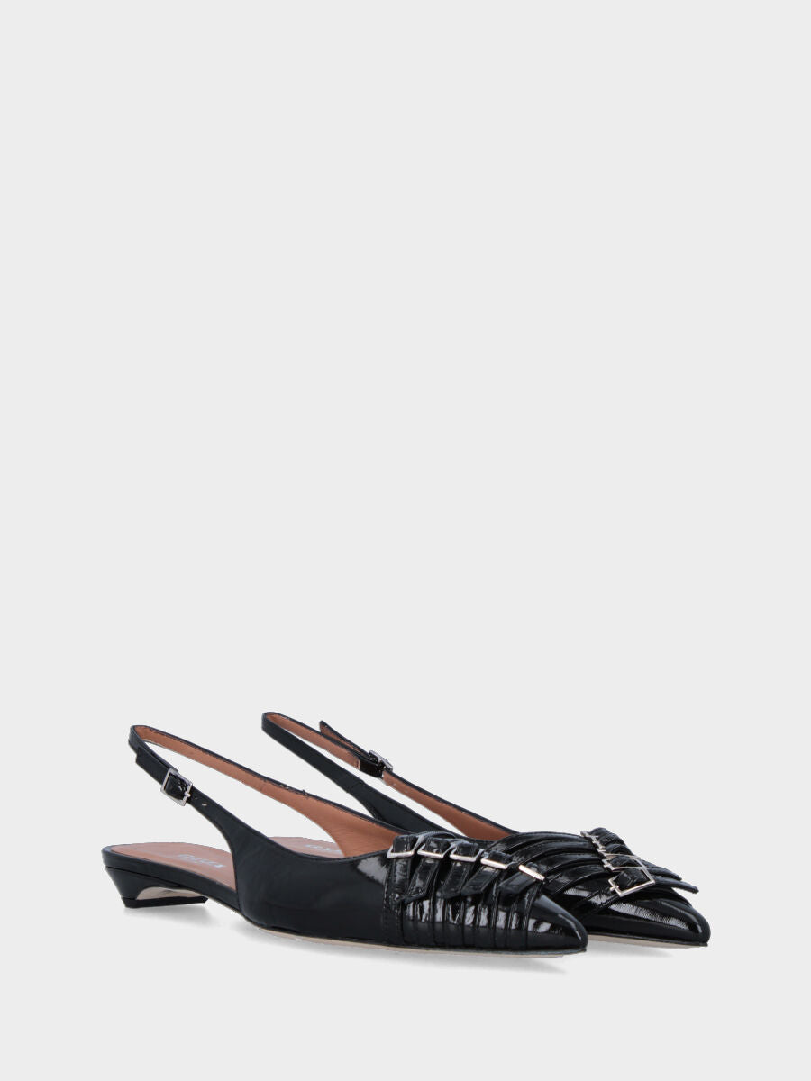 Slingback in verlux nero con cinturini in pianta e tacco semi zeppa
