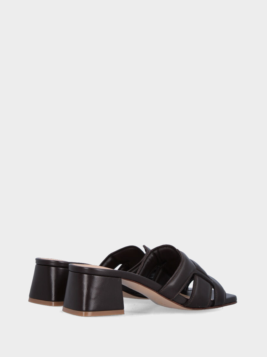 Ciabattina in nappa testa di moro con fascette bombate e tacco largo