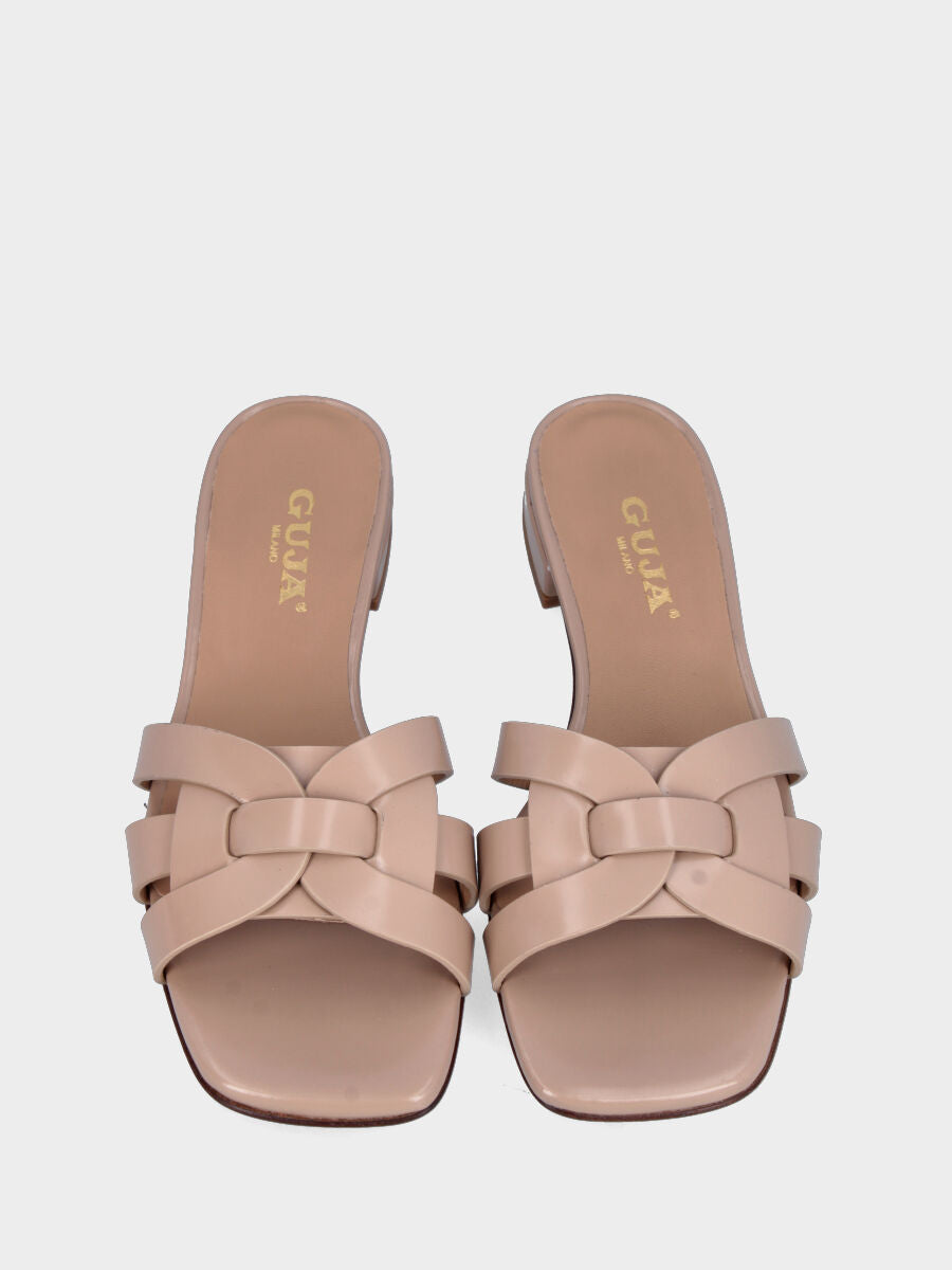 Ciabattina in vitello beige con listini geometrici