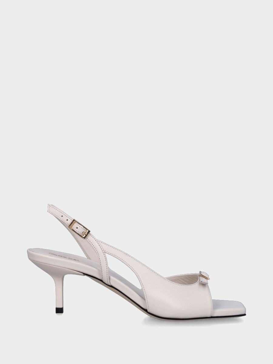 Sandalo in nappa bianca con listino incrociato e suola in cuoio