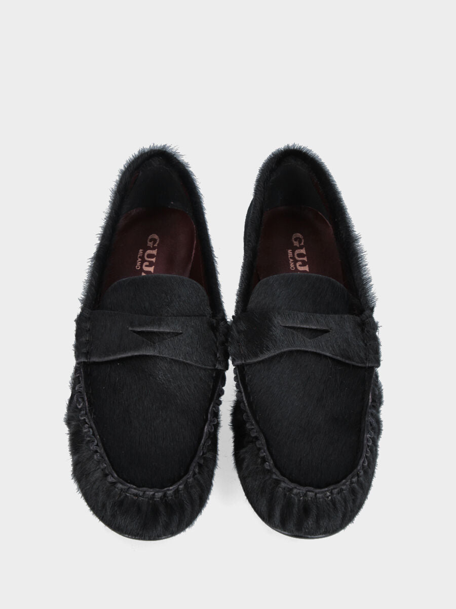 Mocassino in cavallino nero con tomaia arricciata