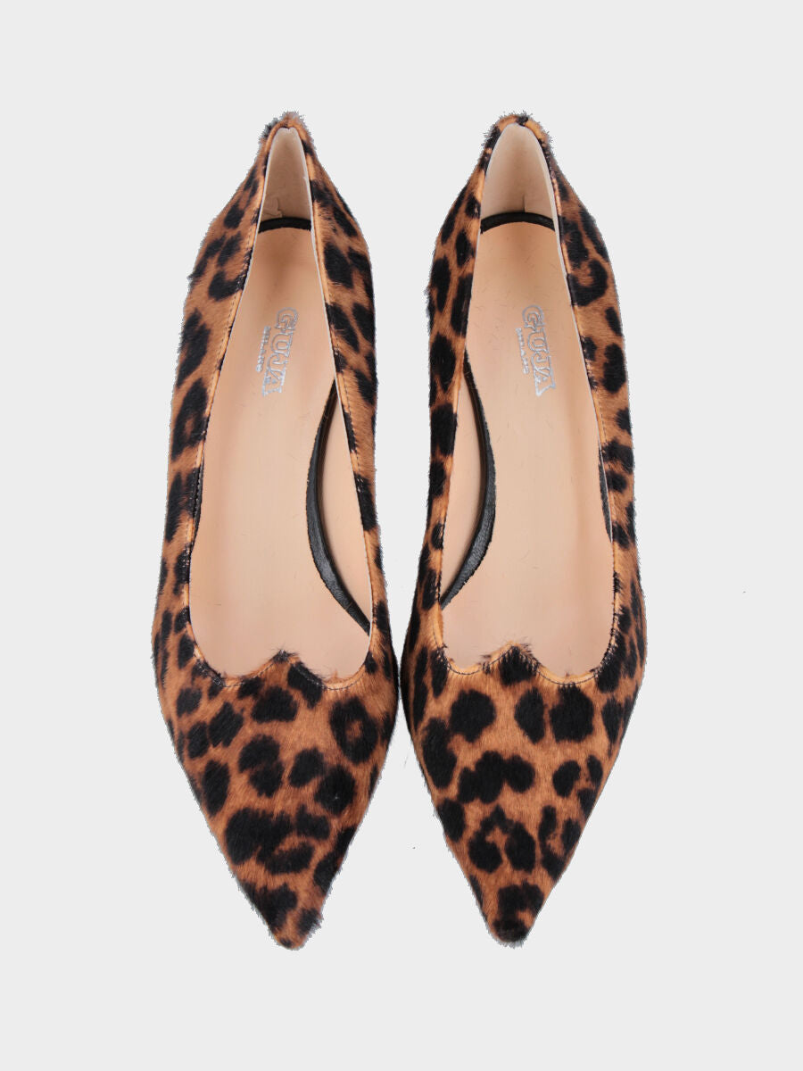 Décolleté in cavallino maculato con scollo a cuore e tacco a calice