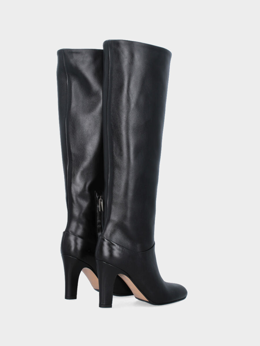 Stivale a tubo in nappa nera con tacco largo e punta tonda
