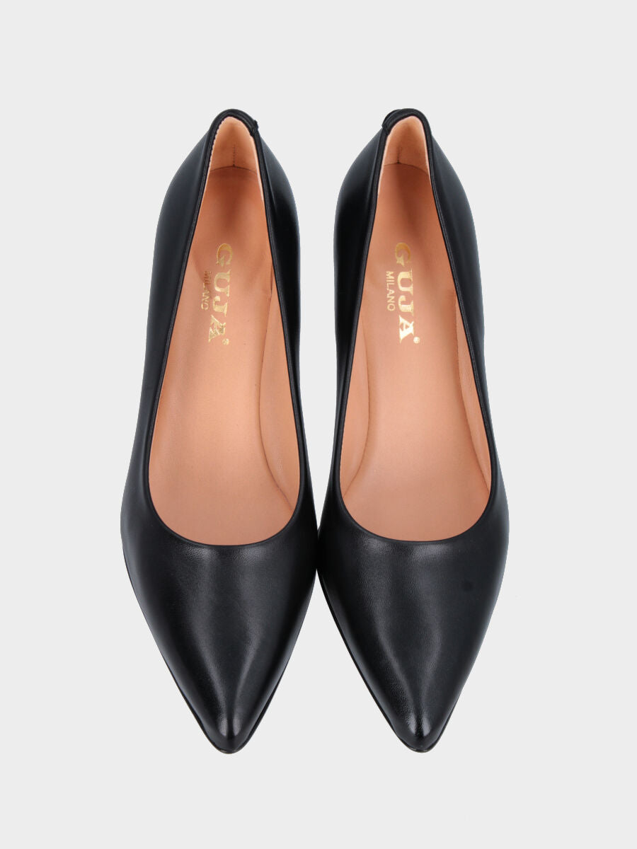 Décolleté in nappa nera con tacco conico e lavorazione a sacchetto