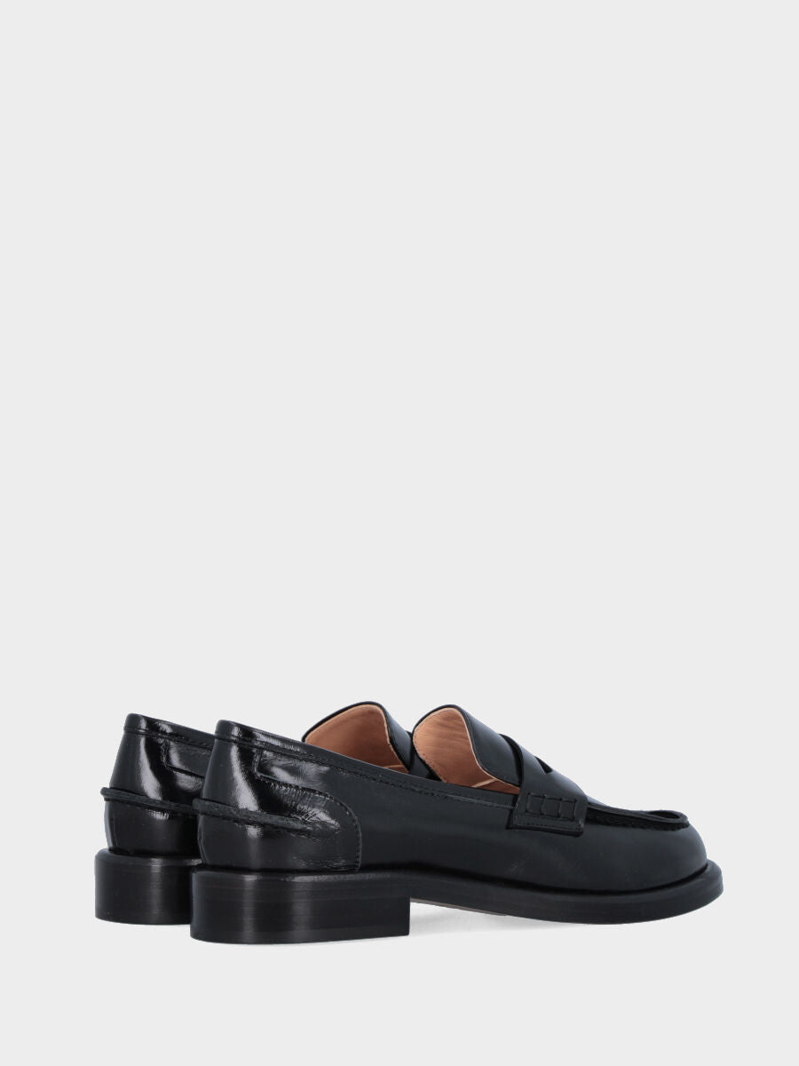 Mocassino college in vitello nero con mascherina a bocca di leone