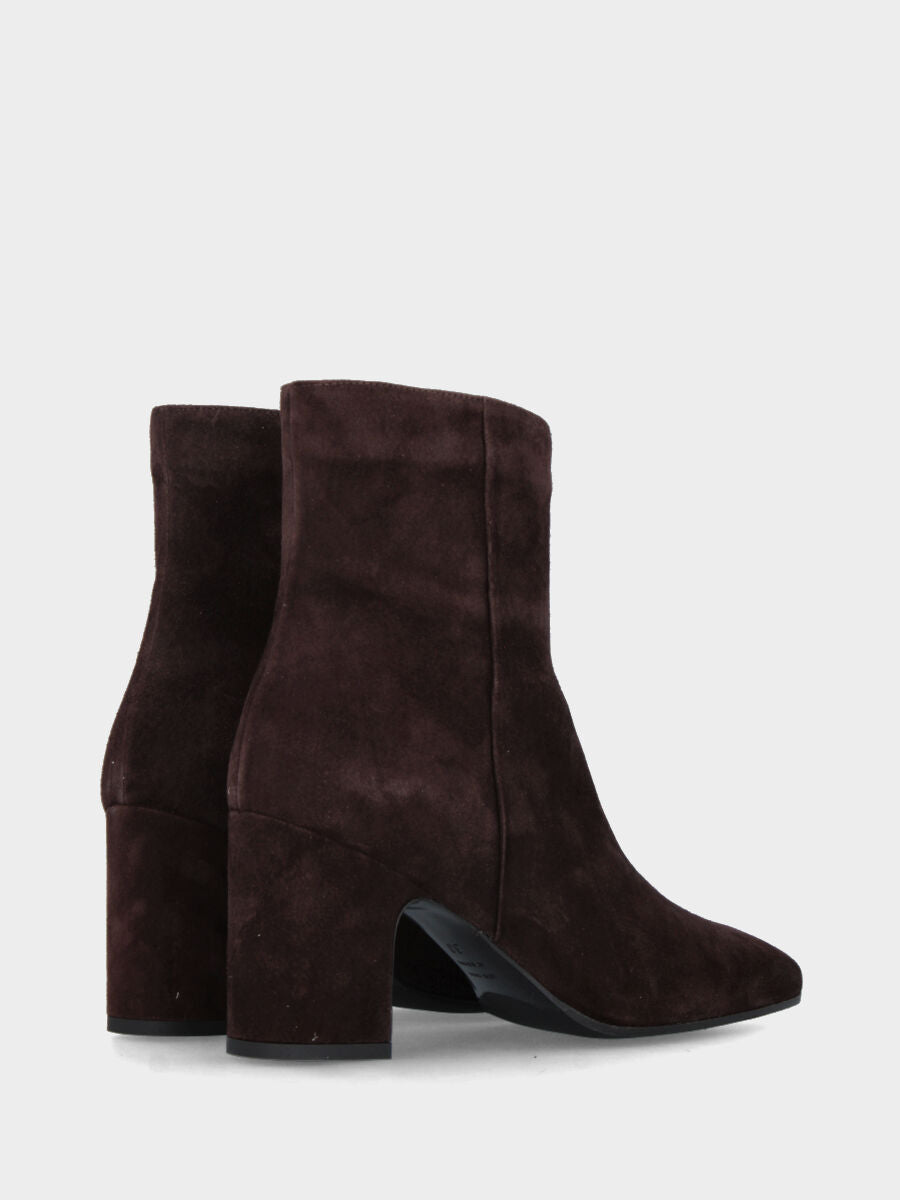 Stivaletto in camoscio testa di moro con tacco largo a coda e cerniera