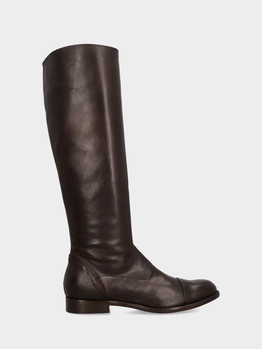 Stivale in vitello testa di moro con puntale e tomaia e sperone cuciti