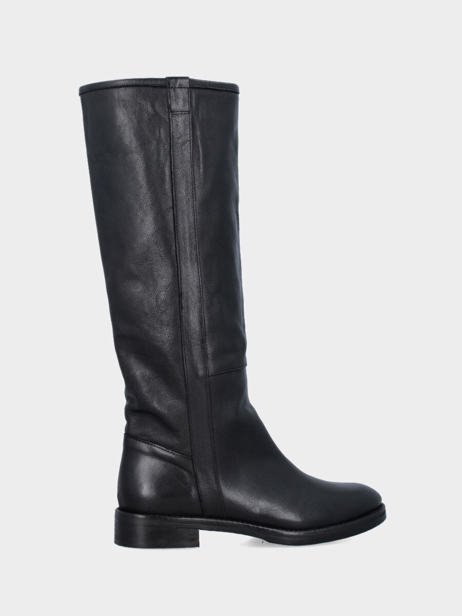 Stivale in vitello nero con fascetta laterale e suola in cuoio e gomma