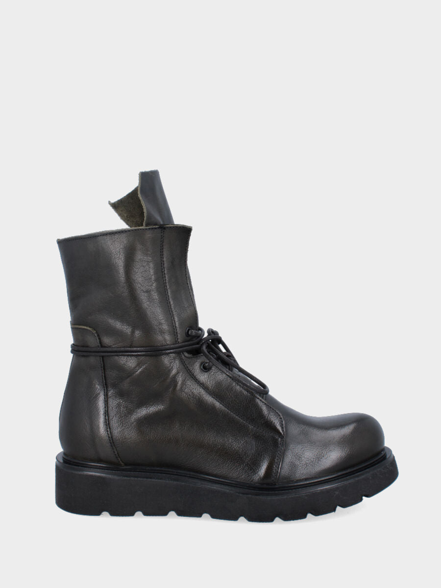 Polacchino in vitello verde con platform in gomma e cerniera laterale