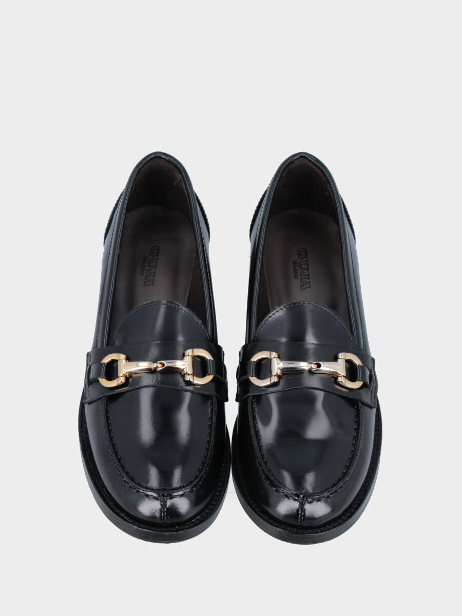 Mocassino in vitello abrasivato nero con morsetto metallico