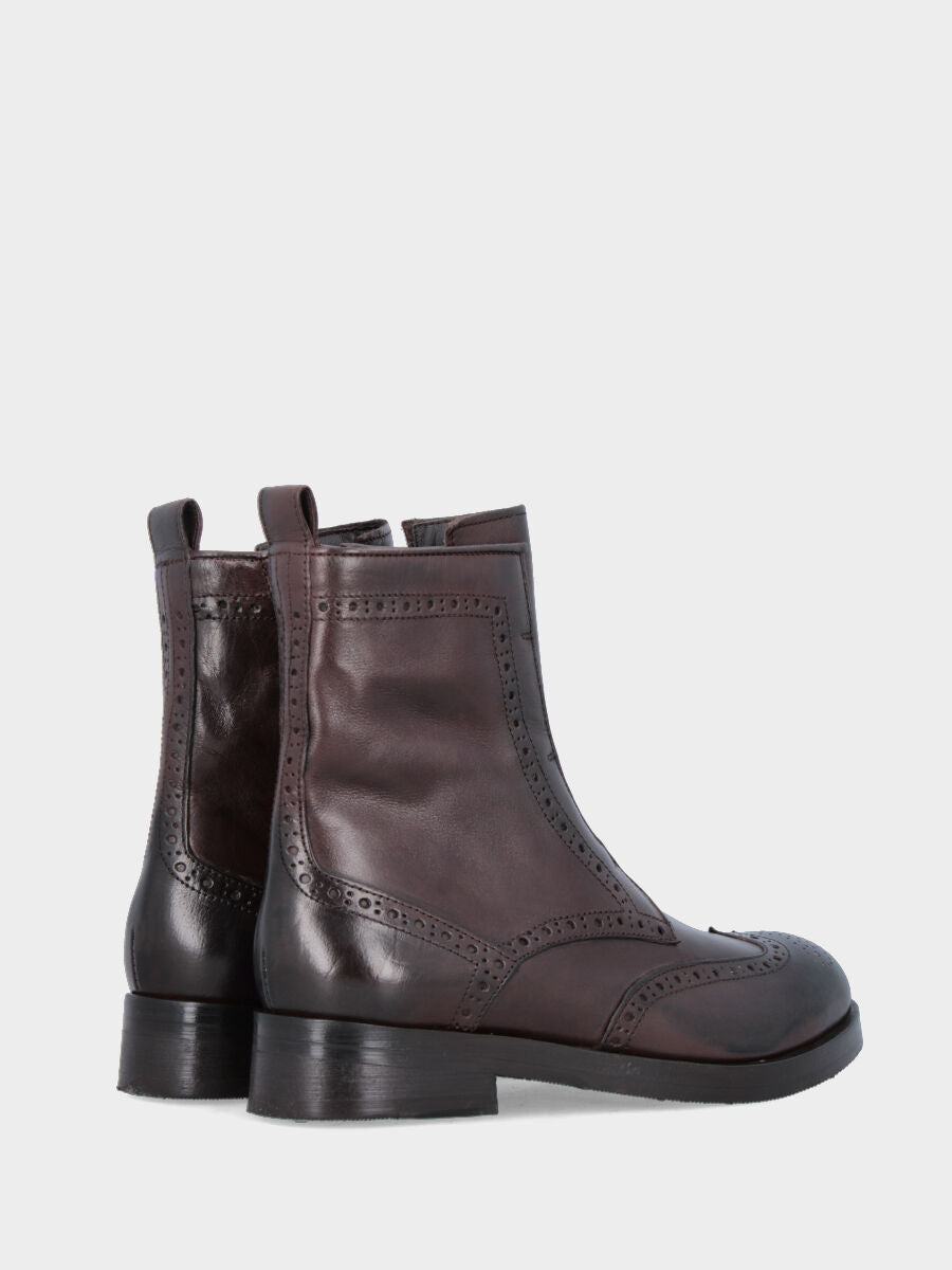 Polacchino in vitello testa di moro con coda di rondine e bucherellature su monoblocco