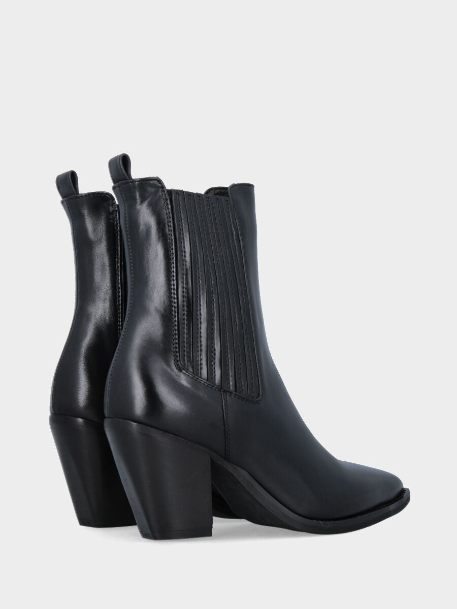 Camperos in vitello nero con tacco cubano e listini ricoperti