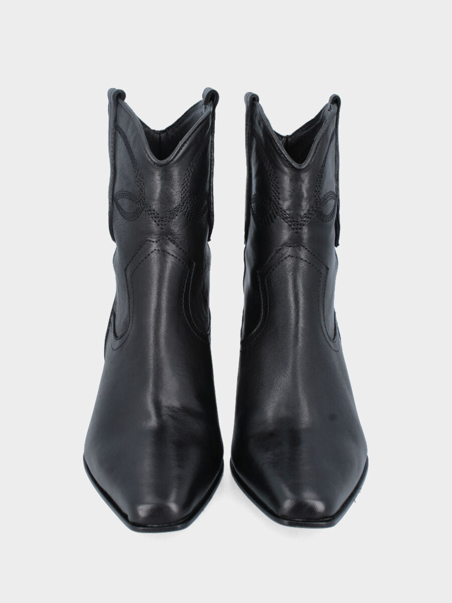 Camperos a stivaletto in vitello nero con impunture e tiranti