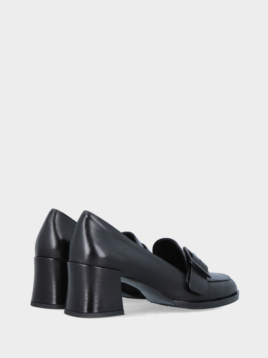 Mocassino in vitello nero con cinturino e tacco a blocco 50mm